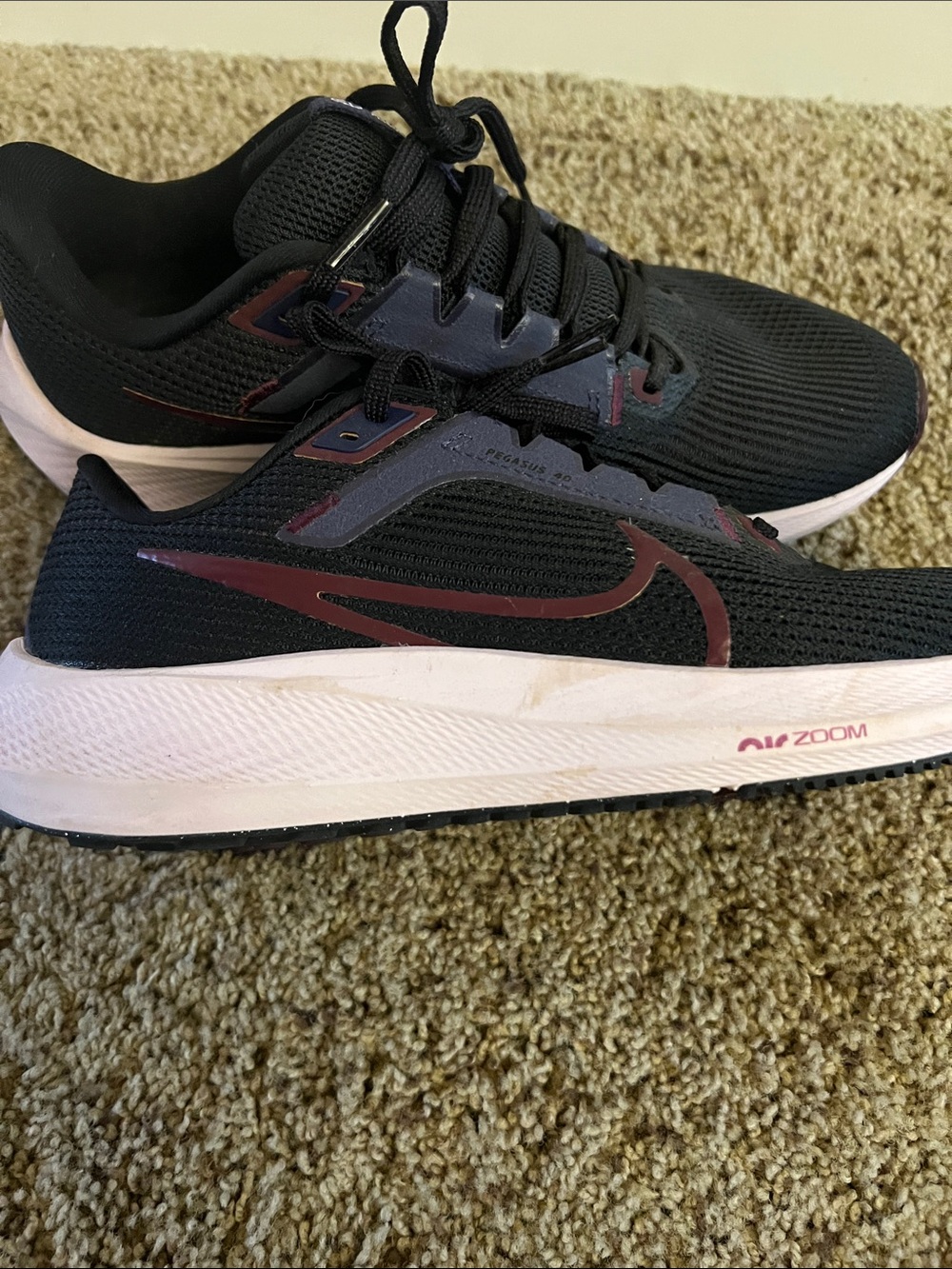 Nike Women's Black /pink Running Shoes with Maroon Swoosh air zoom